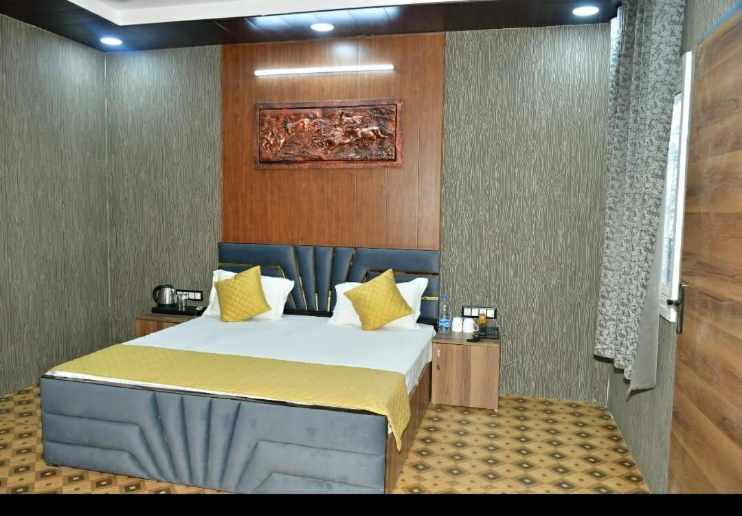 Hotel Pearl Residency Mukteshwar Ngoại thất bức ảnh
